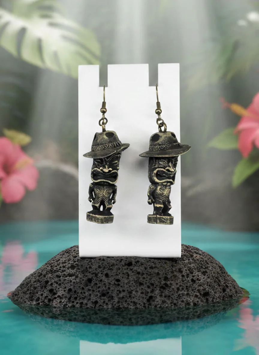 A Tiki and His Hat view 2