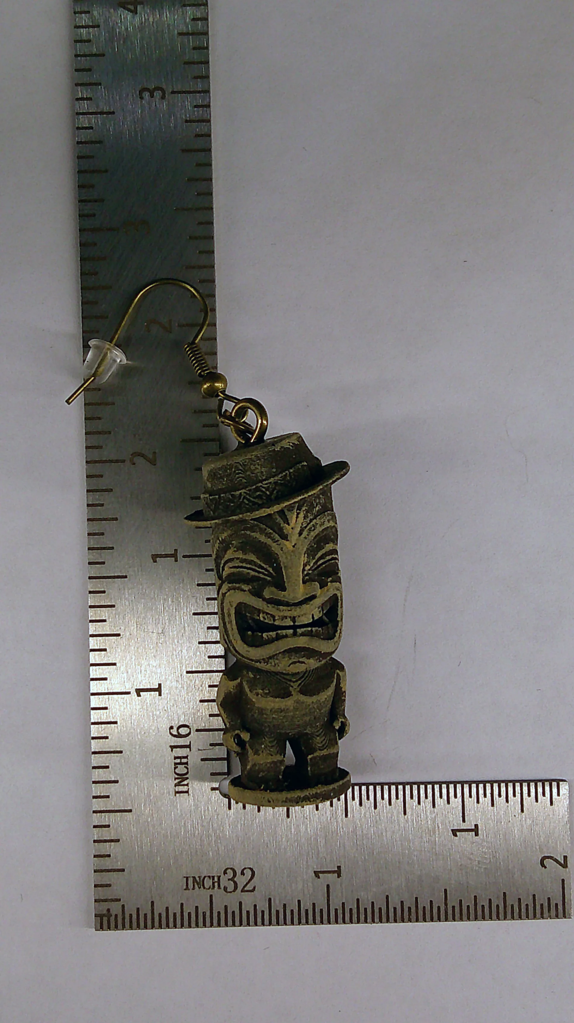 A Tiki and His Hat view 5